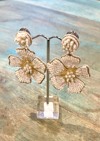 White Sparkling Seed Bead Flower Dangle Earrings